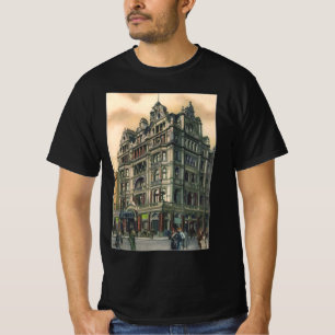 Oude architectuur Queens Hotel Leicester Square T-shirt
