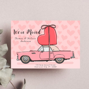 Oude Auto met Roze Hart We Zijn Verhuisd naar Nieu Aankondiging