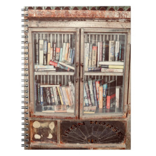 Oude Boekenplank met Boeken Notitieboek