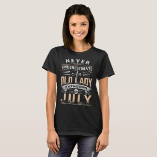 Oude dame die in juli geboren is t-shirt