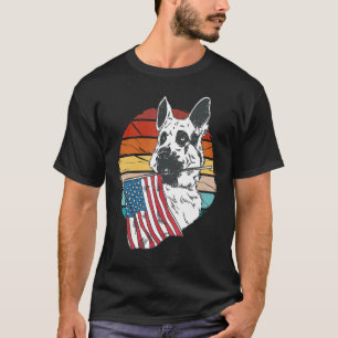 Oude Duitse herdershond met een vlag van de VS Ame T-shirt
