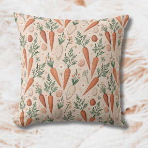Oude elegante wortels met bloesems en kleine eitje kussen