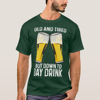 Oude en gespannen, maar van dag tot dag Drink T-shirt
