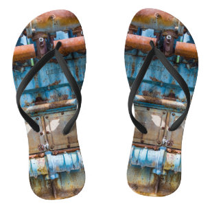 Oude en roestachtige atlas Imperial diesel engine Teenslippers