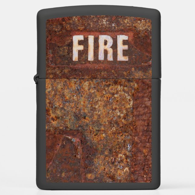 Oude en  roestvuurhydrant (Voorkant)