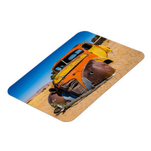 Oude en verlaten auto in Solitaire, Namibië Magneet