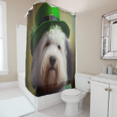 Oude Engelse Sheepdog in St. Patrick's Day Dress Douchegordijn (In situ)
