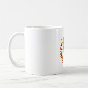 Oude Franse Bulldog met herfstbladkrans en Koffiemok