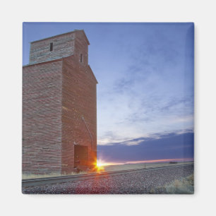 Oude graanschuur bij Collins Montana bij zonsopgan Magneet