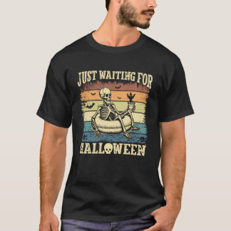 Oude griezelige zomer skelet wachtend op Ha T-shirt