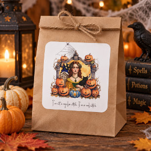 Oude heks met pompoenen voor Halloween Vierkante Sticker
