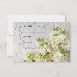 Oude kant met witte bloemen RSVP kaartje