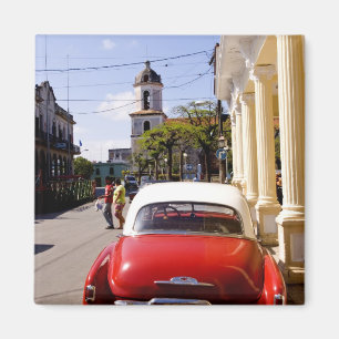 Oude klassieke Amerikaanse auto in Guanabacoa een Magneet