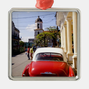 Oude klassieke Amerikaanse auto in Guanabacoa een Metalen Ornament