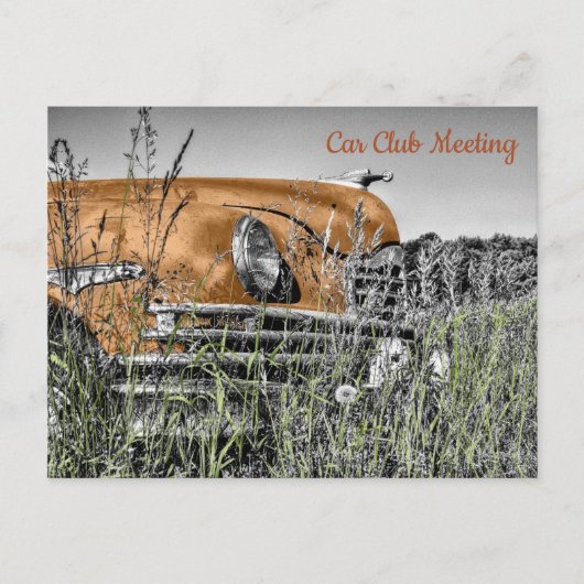 Oude koperen auto achtergelaten in een veld Briefk Briefkaart (Voorkant)