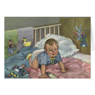 Oude lieve baby speelt in ledikantje, kindertijd v