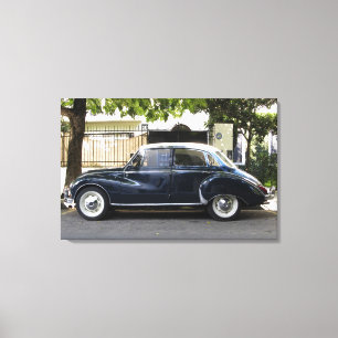 Oude maar zeer goed onderhouden Audi auto. Canvas Afdruk