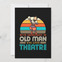 Oude man die van theater houdt