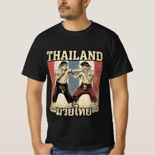 Oude Muay Thai-vechters met achtergrond van de Tha T-shirt