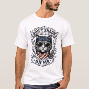 Oude Patriottische Kat Snack Niet Op Mij T-shirt