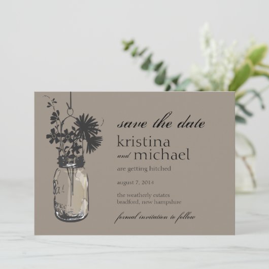 Oude pot & wilde bloemen save the date (Staand voorkant)