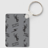 Oude punks sterven nooit skeleton rock op gothic sleutelhanger (Achterkant)