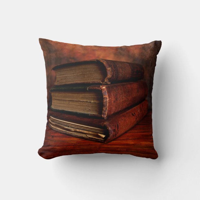 Oude rode boeken kussen (Voorkant)