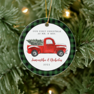 Oude rode boerderijtruck Eerste kerst Mis & Mevr Keramisch Ornament