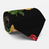 Oude rode gele roos tegen zwart - accessoire stropdas (Opgerold)