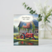 Oude rode tractor met Amerikaanse vlag (Staand voorkant)