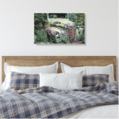 Oude rotsauto canvas afdruk (Insitu (Slaapkamer))