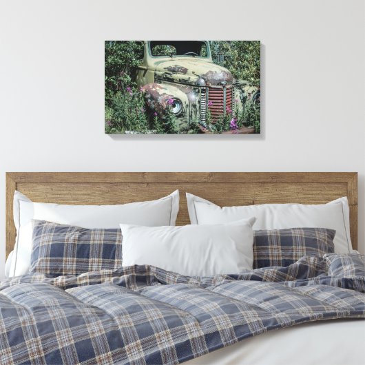Oude rotsauto canvas afdruk (Insitu (Slaapkamer))