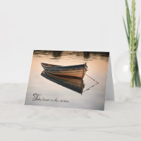 Oude Row Boat op Calm Lake Sympathie