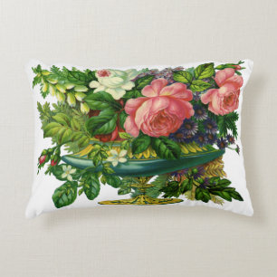 Oude roze rozen, vaas met bloemen accent kussen