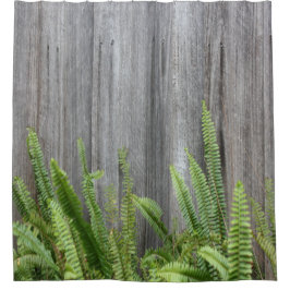 Oude Rustic Cedar Fence met Green Ferns Douchegordijn