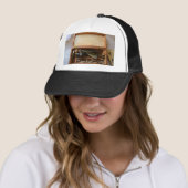 Oude scheepslog trucker pet (In situ)