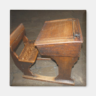 Oude schoolbureau en leerstoel Magnet Magneet