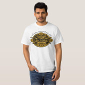 Oude schoolpen en papieren RPG-geleider T-shirt (Voorkant volledig)