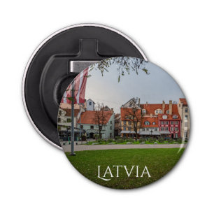 Oude stad Riga in het najaar Button Flesopener