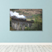 Oude stoomtrein op Glenfinnan Viaduct Canvas Afdruk (Insitu (Houten vloer))