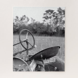 Oude tractor in lange gras legpuzzel