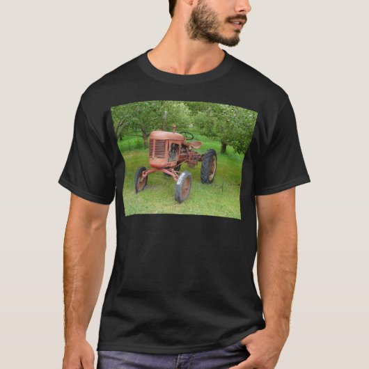 Oude trekker in de boomgaard t-shirt (Voorkant)