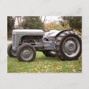Oude trekker in herfst briefkaart