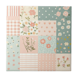 Oude tuinpatchwork in stoffig roze en lavendel tegeltje