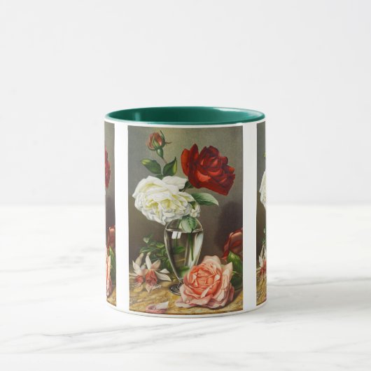 Oude tuinrozen in een glazen vaas mok (Midden)