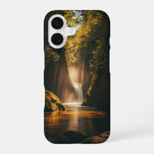 Oude verborgen waterval in de vallei iPhone 16 hoesje