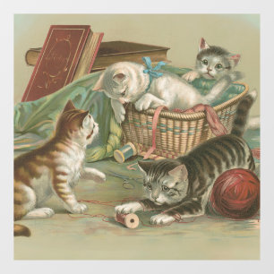 Oude Victoriaanse Kittens Spelend in Naaimandje Raamsticker