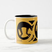 Oude vossen en bloemen op de Indiase gele mok (Links)