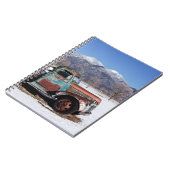 Oude vrachtwagen in het veld notitieboek (Linkerzijde)