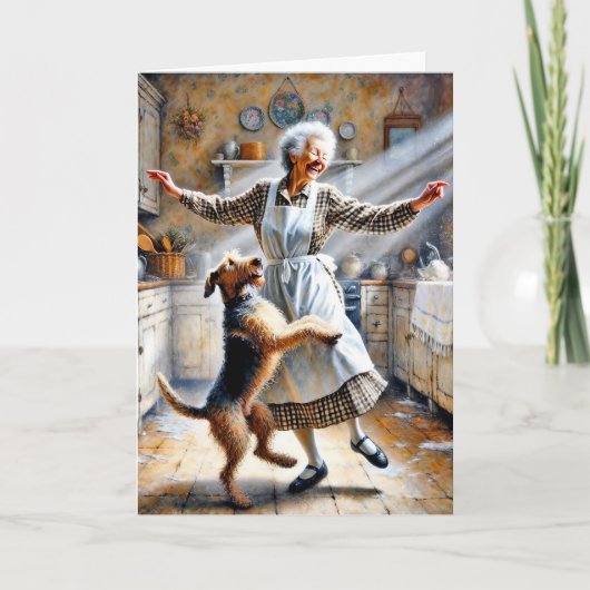 Oude vrouw dansen met hond verjaardag kaart (Voorkant)